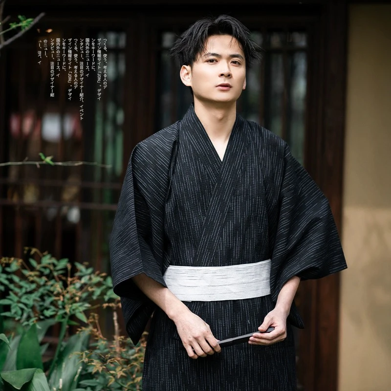 日本の伝統的な男性の武士の着物,浴衣,ゆったりとしたヘコビスタイル