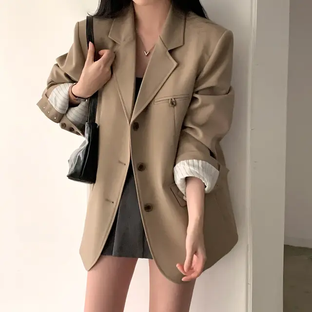 대비 컬러 블레이저: 이른 봄 스타일 업그레이드