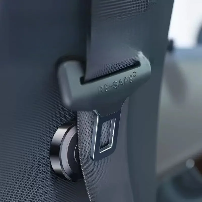 Adjustable Seat Belt Clip for Cars Secures and Stabilizes Belt to Prevent Slippage While Driving