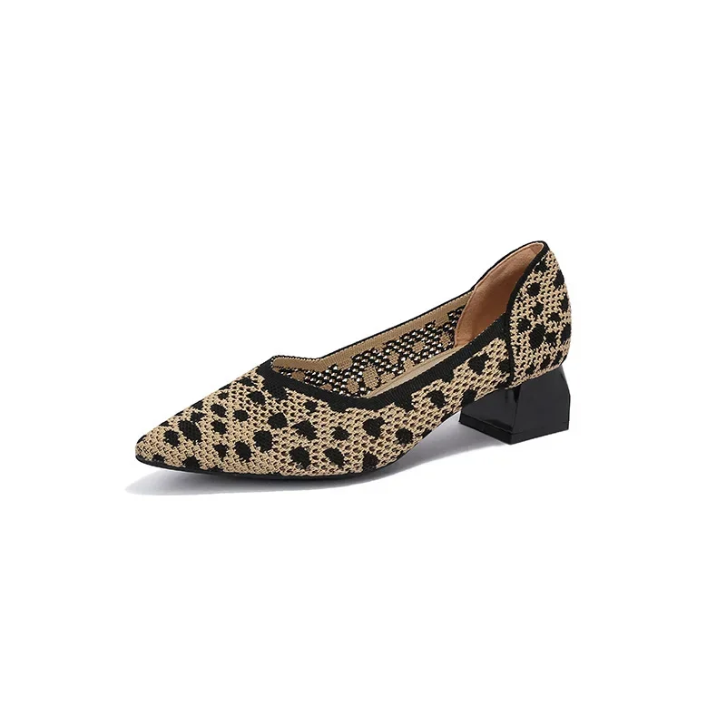 thumbnail image 1 of Zapatos de reina tejidos con agujeros y transpirables de primavera y verano con tacones gruesos y puntiagudos, 1 of 5