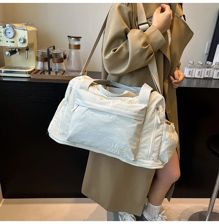 Large-Capacity Travel Tote Bag description 30