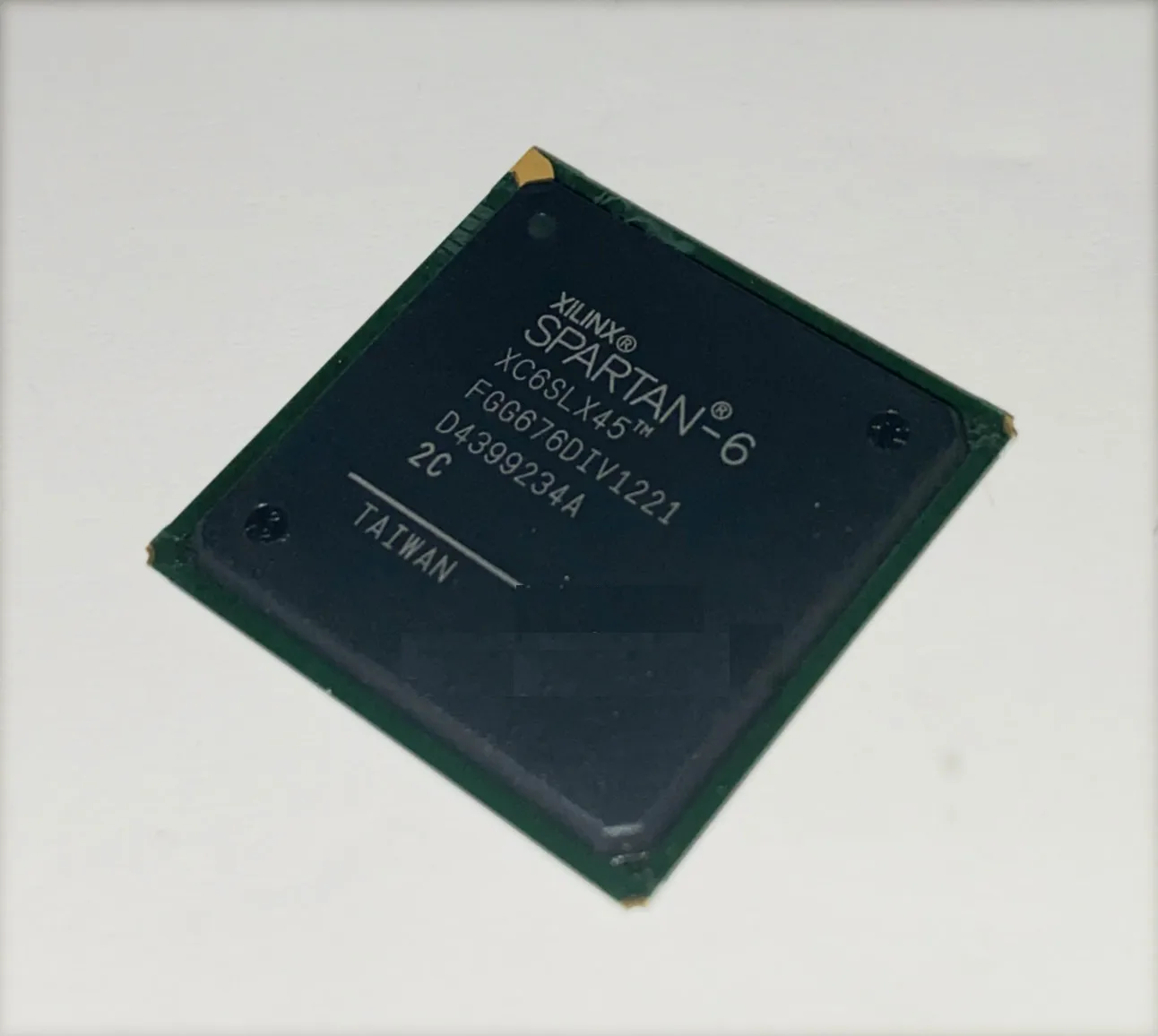

XC6SLX45-N3FGG676C XILINX FPGA CPLD XC6SLX45-N3FGG676I