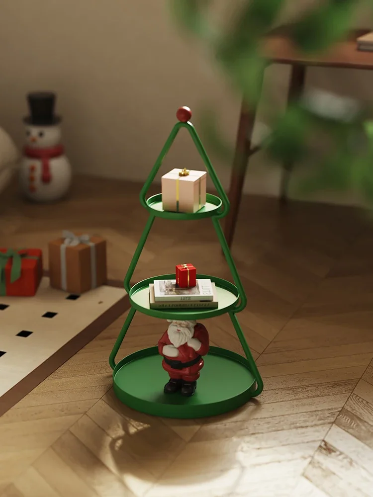 

A few modern, simple and creative living room sofas and a few bedside snacks storage racks by the Christmas tree.