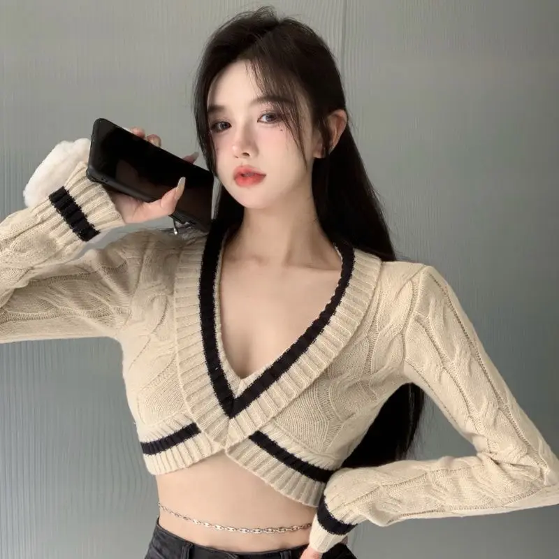 Рисунок 3 - Женский винтажный укороченный свитер Deeptown Y2K