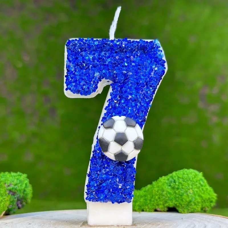13 stuks kaarsen 8e verjaardag jongens, 3D voetbal groene