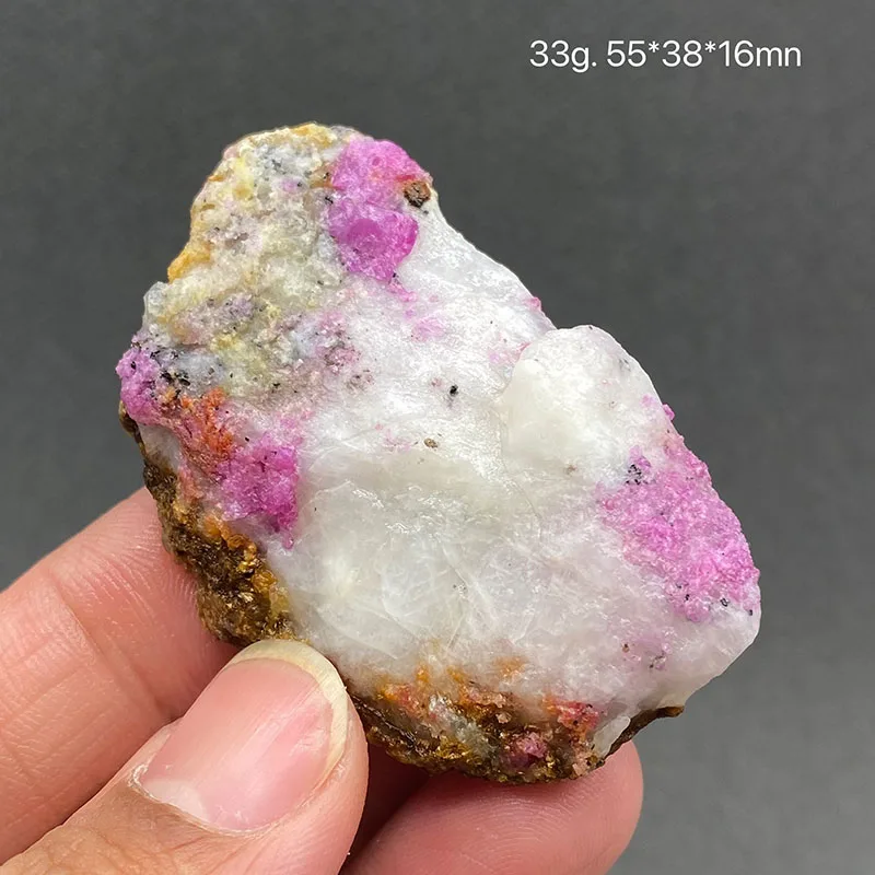 100%  Natural Myanmar ruby Mineral Specimens Stones and Crystals Healing Crystal