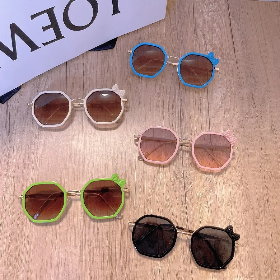 Cute Kids Sunglasses for Girls, Fashionable UV400 Bowknot Glasses with Ribbon Decoration Sunshade Kawaii Photographic Eyewear