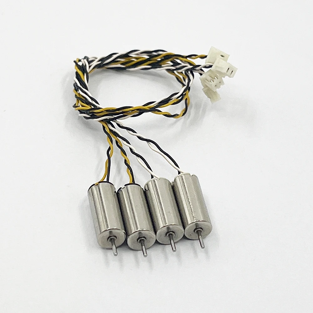 Quatre mini moteurs sans noyau 6mm 50000RPM 3.7V DC alignés, montrant les connecteurs et l'arbre.