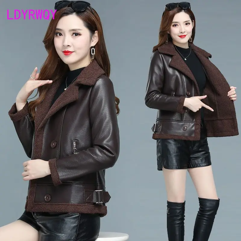 Short leather jacket winter 2023 new women's clothing autumn and winter plush women's fur integrated jacket 2021 new european and american autumn and winter women s clothing detachable hooded leather coat plush warm jacket