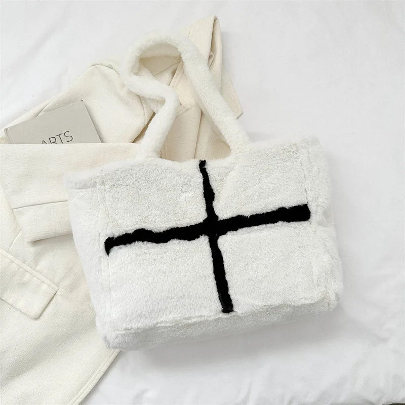 Рисунок 6 - Плюшевая сумка через плечо