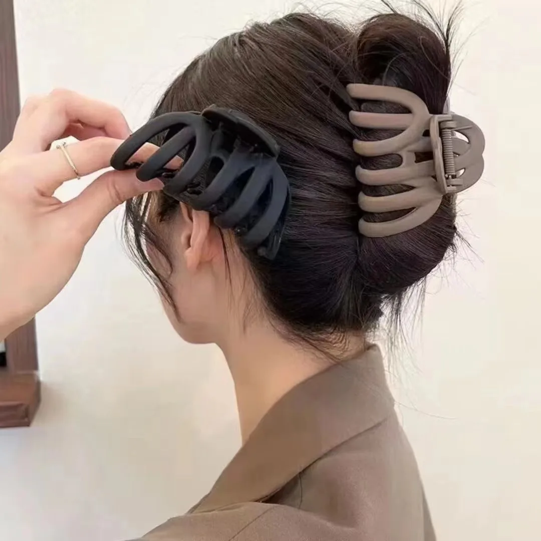 Koreanische Neutral Kaffee Große Klaue Clips für Dickes Haar Zubehör Frauen Kopfschmuck Ins Mode Kunststoff Fangen Krabben Haarnadeln Geschenke
