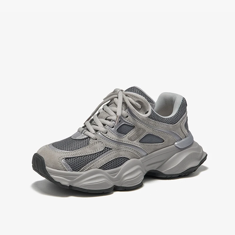 حذاء رياضي نسائي شبكي