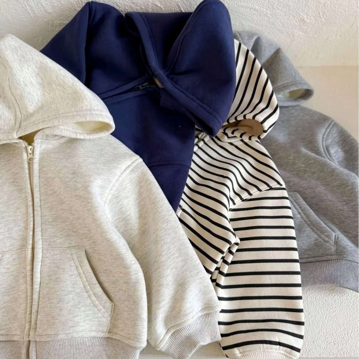 

Autumn Winter Korean Style Striped Hooded Baby Hoodies Long Sleeve Zipper Plush Pocket Kids Fashion Sweatshirt Unisex