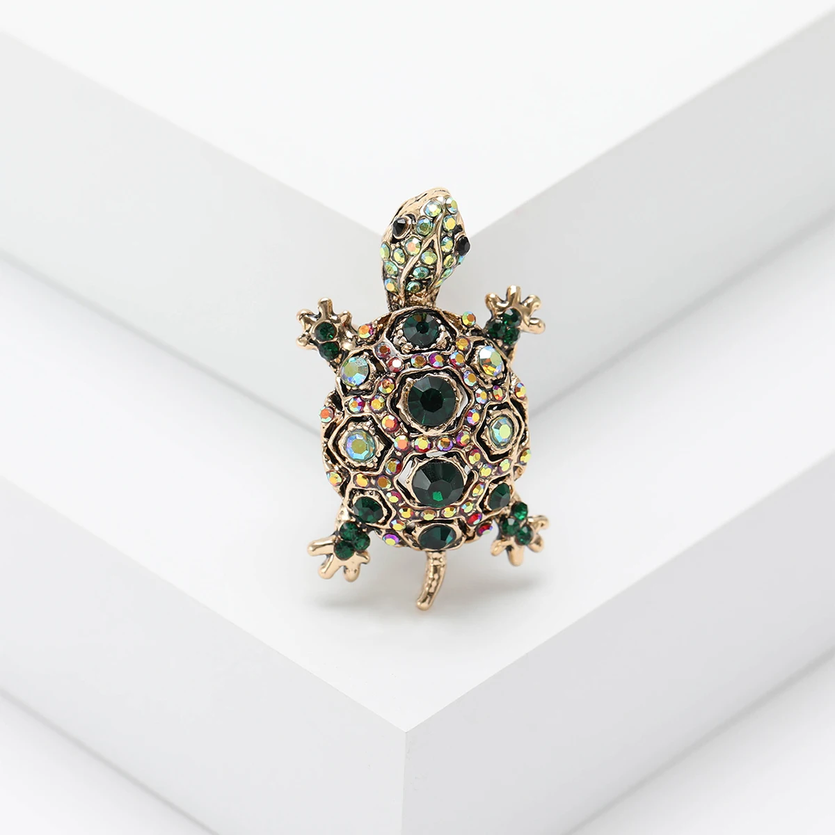 

New Enamel Sea Turtles Pins for Women Unisex Rhinestone Animal Brooches Event Party Backpack Decoration Clothes Accessories