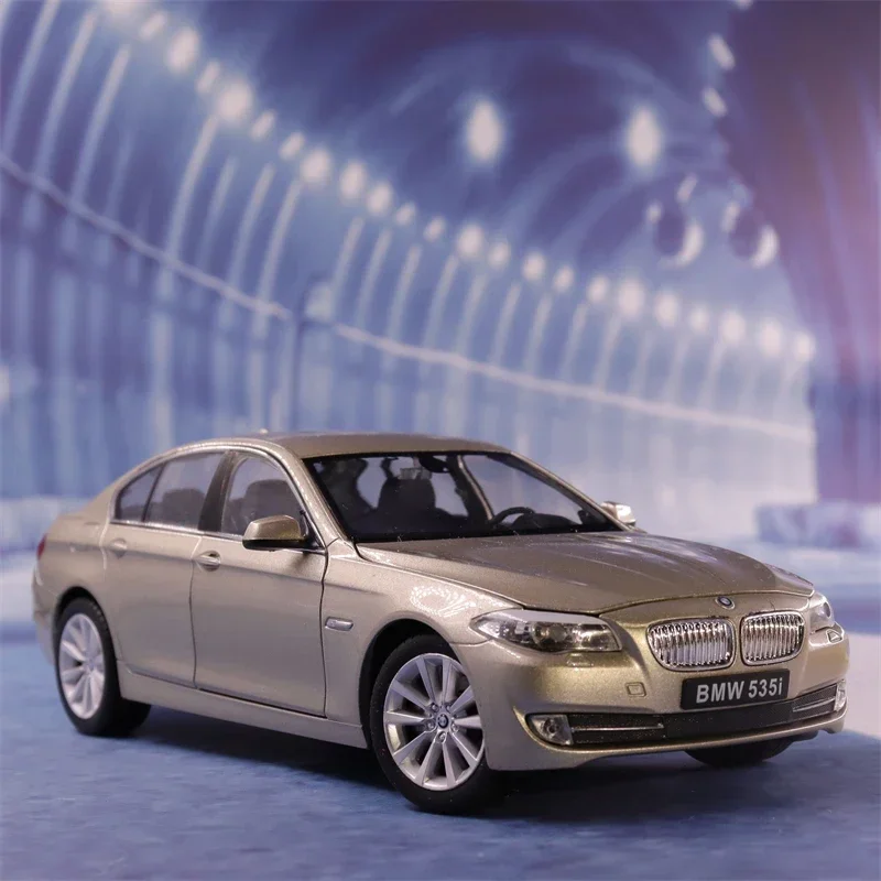 たそたそ1/24 BMW 535i（カスタム品） WELLY 1:24 BMW 535i High Simulation Diecast Car Metal Alloy
