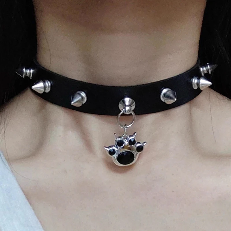 Hip Hop Black Leather Rivets Cat Claw Necklace Women Spicy Girls Chokers Decoration Collar Unique Y2K Necklaces Fashion Jewelry