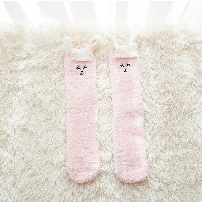 Qisin Weihnachten socken Winter warm korallen fleece socken weibliche elch cartoon hause verdickt boden socken farbe weiche kawaii süße socken – Detail 13