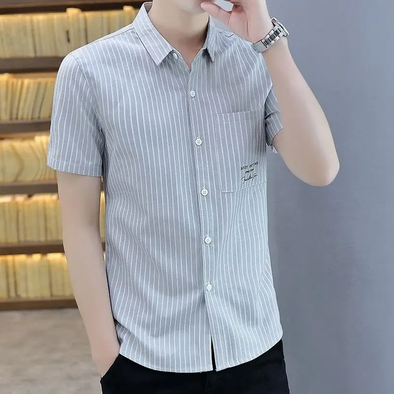 thumbnail image 1 of Camisa y blusa para hombre, ropa de manga corta, estética a rayas, para hombre, corte ajustado, botones, estilo coreano, normal, regular, de diseñador, talla XXL, 1 of 5