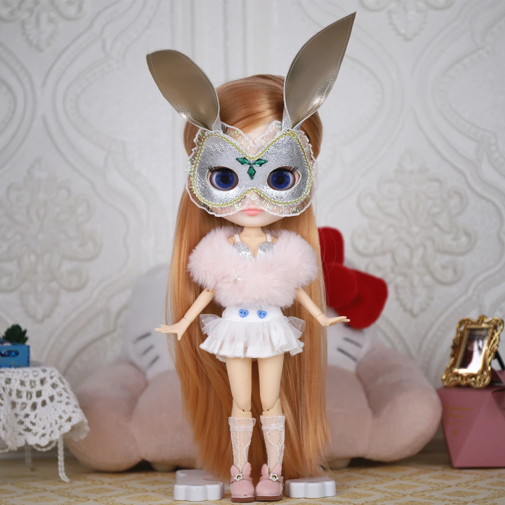 Neo Blythe Doll Clothes with 24 Outfit Options 11