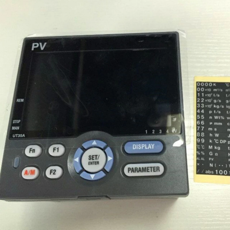 

Цифровой регулятор температуры UT32A