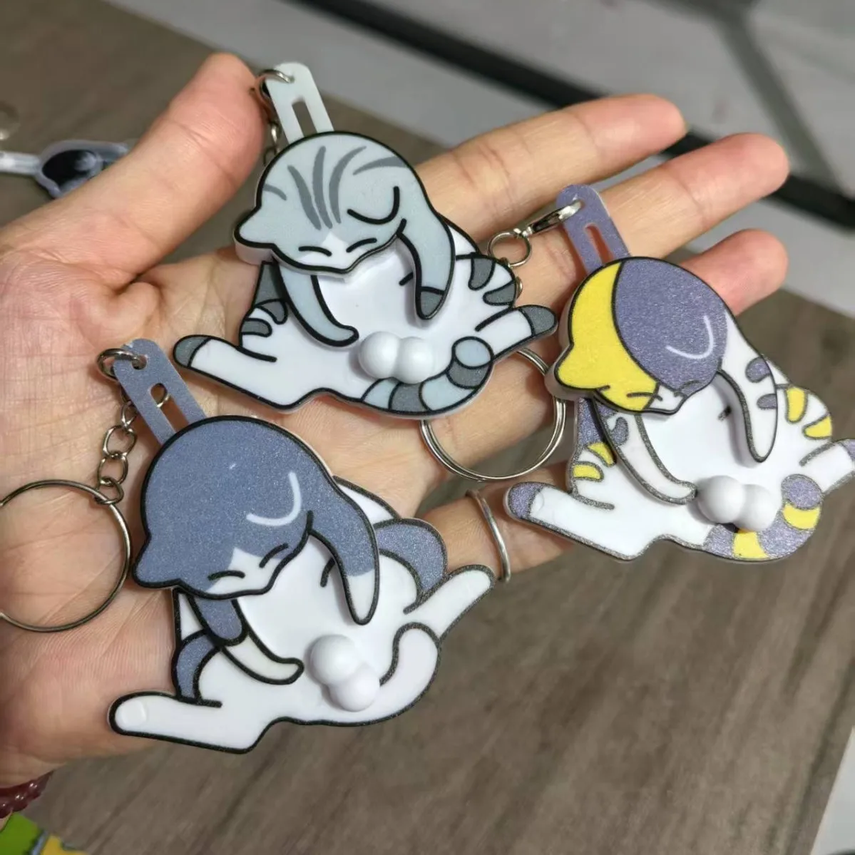 3D Rotating Cat Keychain Pull Toy - Cute Kawaii Egg Charm Pendant for Backpack Bag Accessories, Funny Gift for Kids Cat Lovers