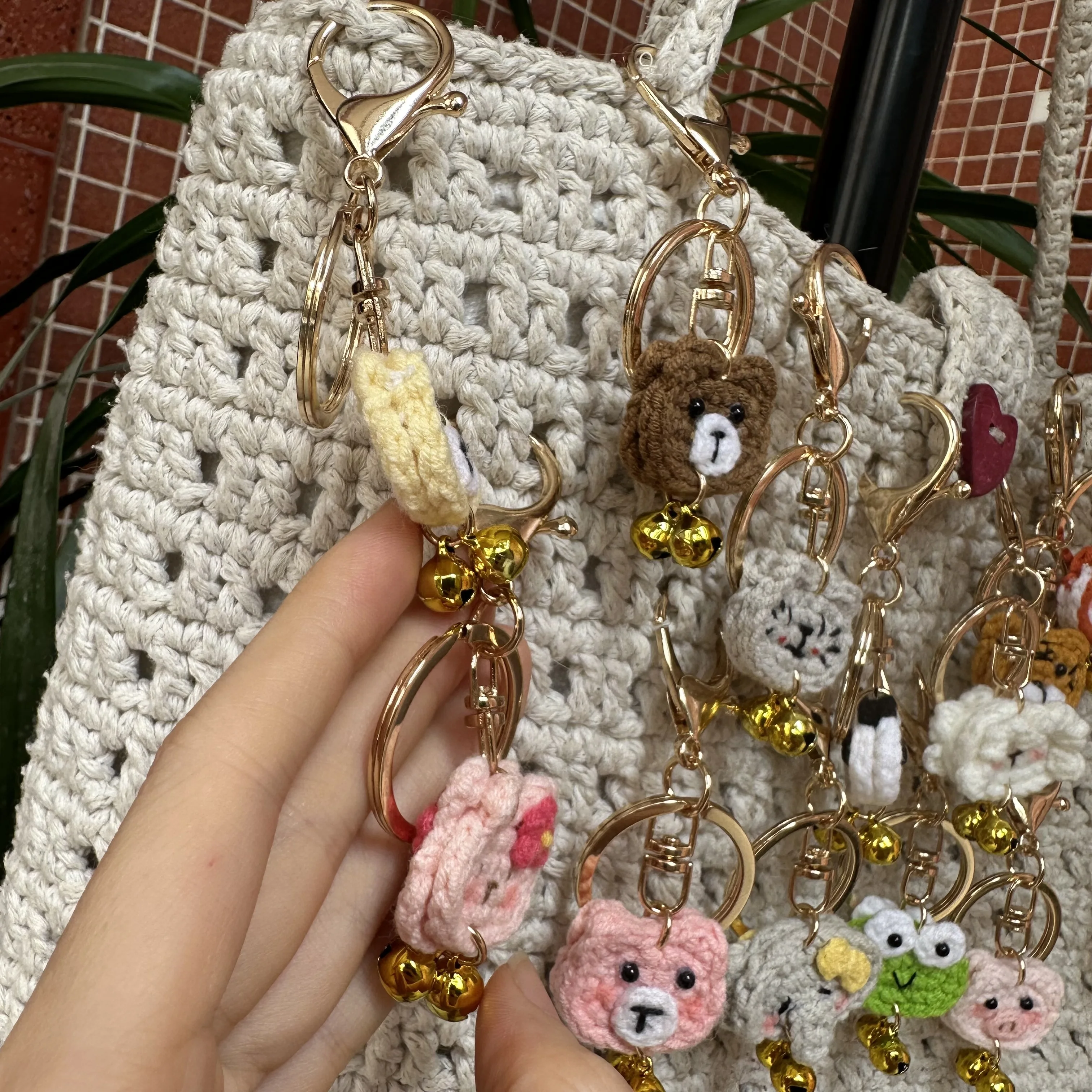 2.5cm 크로셰 작은 종 미니 동물 키체인 재미있는 수제 창의적인 선물 장식 DIY 크로셰 키트 실 포함 생일 장