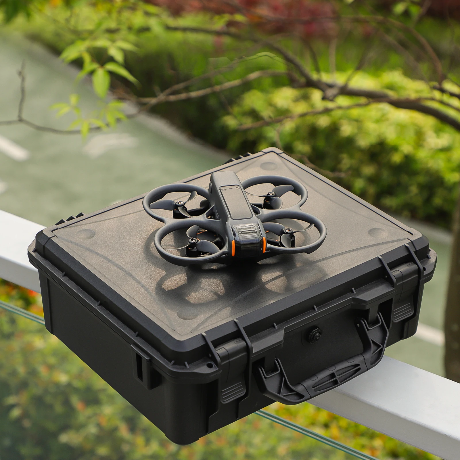 Drone DJI Mini 3 Pro plié avec télécommande RC, prêt pour l'aventure