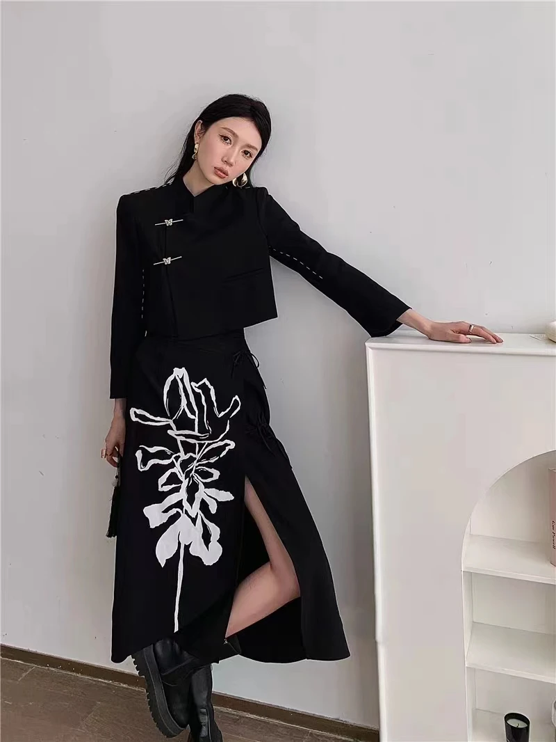 

High-Quality Comfortable Black Short Shoulder Blazer Jacket and A-line Skirt Chinese Style Floral Skirt Two-Piece Set for Women