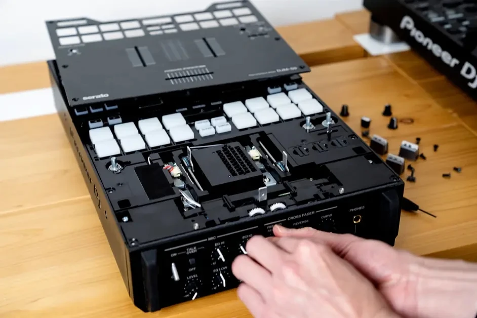 Pioneer DJ DJM-S9 新品スペア部品付 Pioneer DJ DJM-S9 新品スペア部品付 - メルカリ