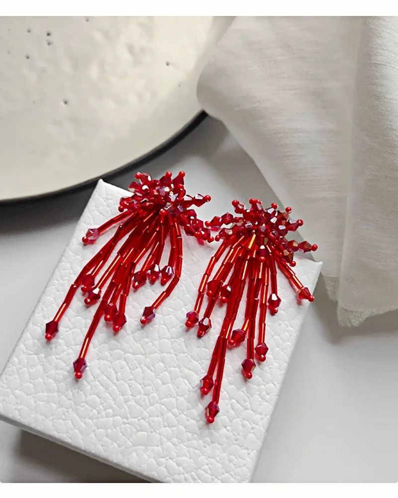 2025, handgefertigte baumelnde Ohrringe mit Kristallquasten | Barockes Perlen-Feuerwerk-Blumendesign | Eleganter Statement-Schmuck für Damen – Detail 13