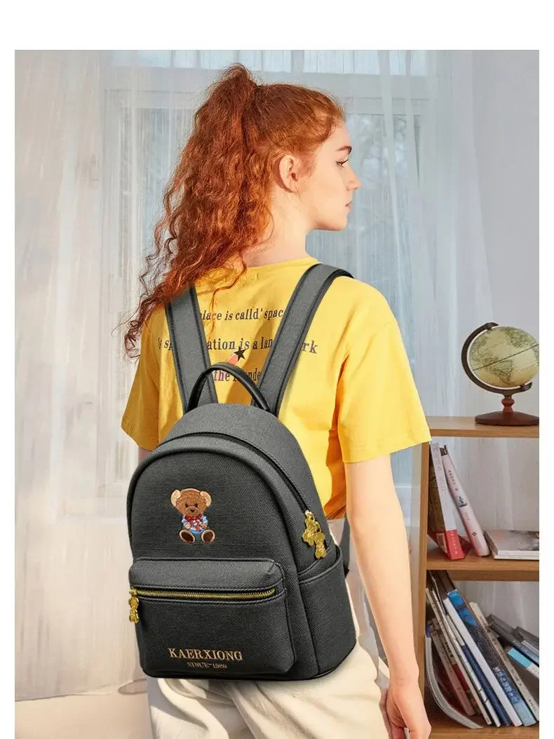 Zaino con ricamo orso carino per donna 2024 nuova moda coreana in morbida pelle mini zaino da viaggio casual di grande capacità Mochila - immagine 5