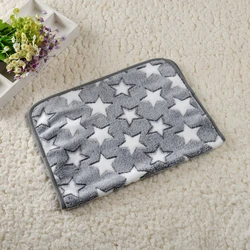 Soft Cozy Dog Bed Mat with Fun Prints - Warm Mattress and Sleeping Blanket - 60 x 80 cm (White Star)