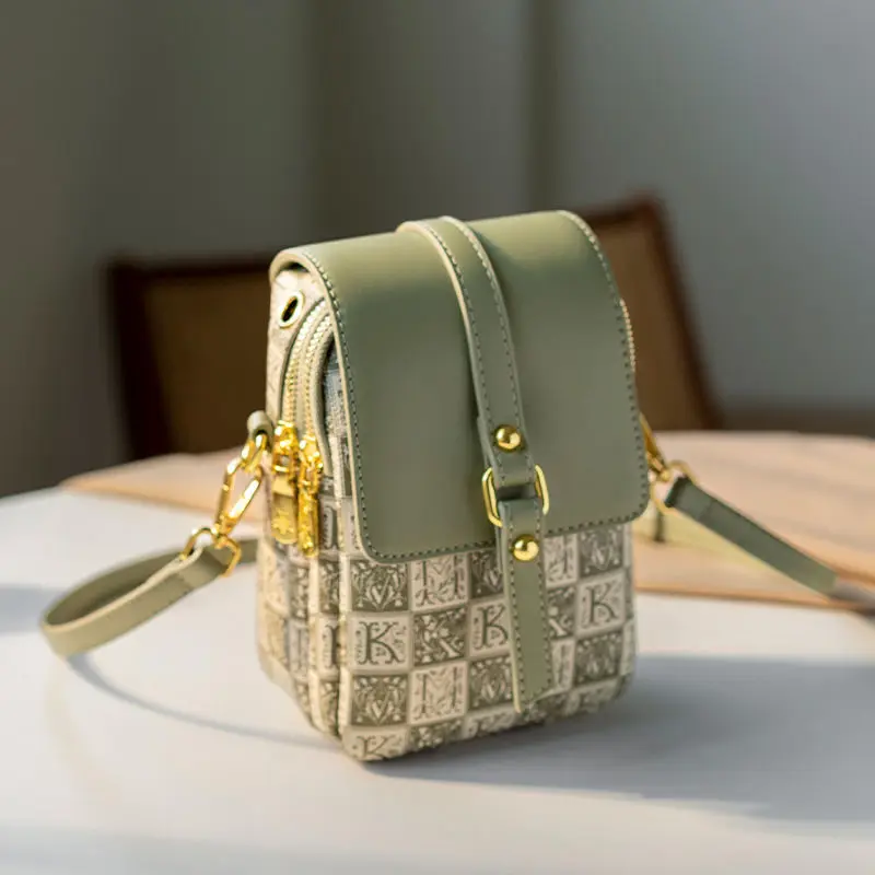 

New Light and Advanced Mini Bag with Contrast Color Change for Mobile Phone Bag and Crossbody Bag for Women Crossbody Bag