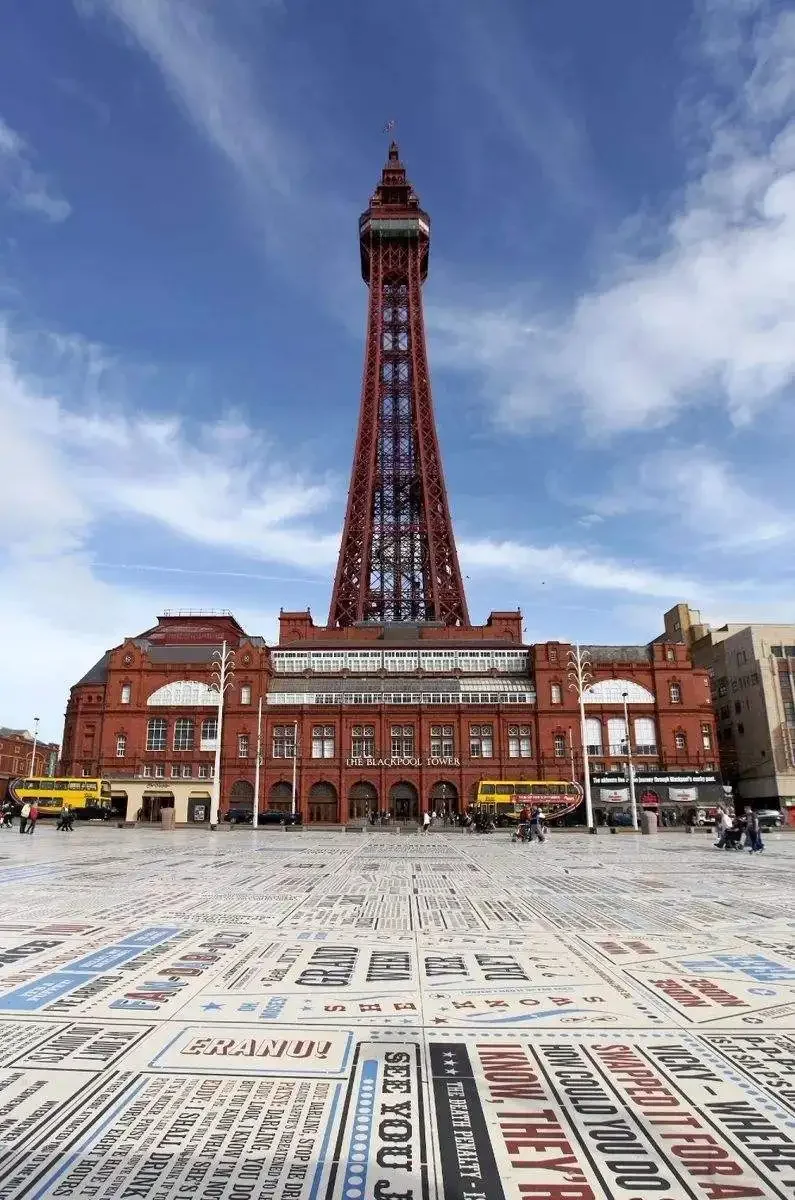 Blackpool Tower 3D Paper Puzzle Building Model Toy World's Great Architecture UK England Famous Radio Build Boy Girl Travel Gift