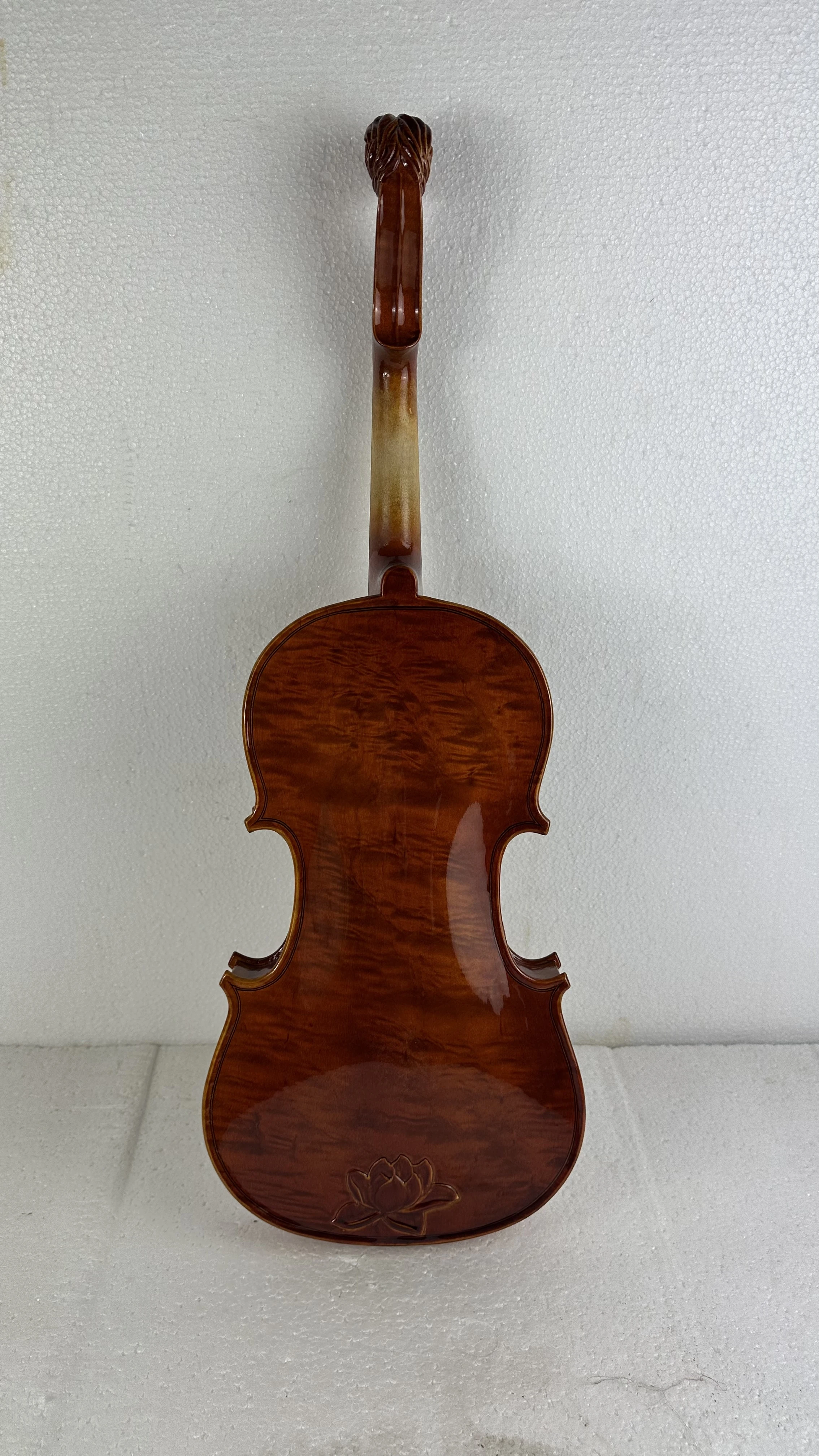 

Semi Finished Violin Flame Maple Toed Spruce Top, Hand carved, Solid Wood, Lion Head and Body, Transparent Paint, in Stock