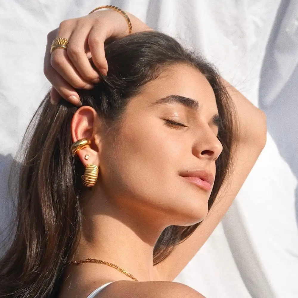 Elegant Gold Color Chunky Wide Texture C Shape Hoop Earring for Women Waterproof Polished Stainless Steel Huggie Jewelry Gifts