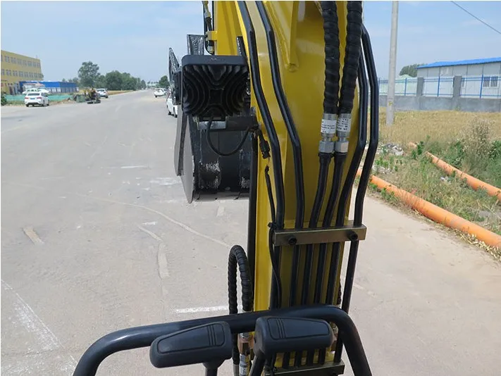 Рисунок 3 - Дешевый гидравлический мини-экскаватор