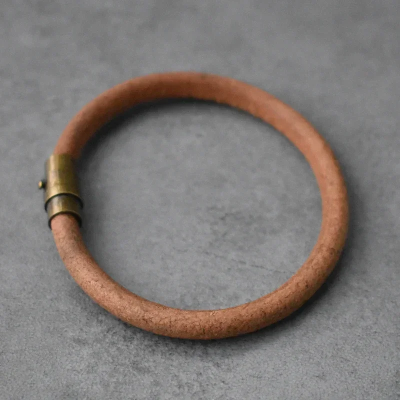 New Classic Style Men Brown Leather Bracelet Simple Magnet Clasp Button Neutral Accessories Handmaide Jewelry Gifts leather bracelet