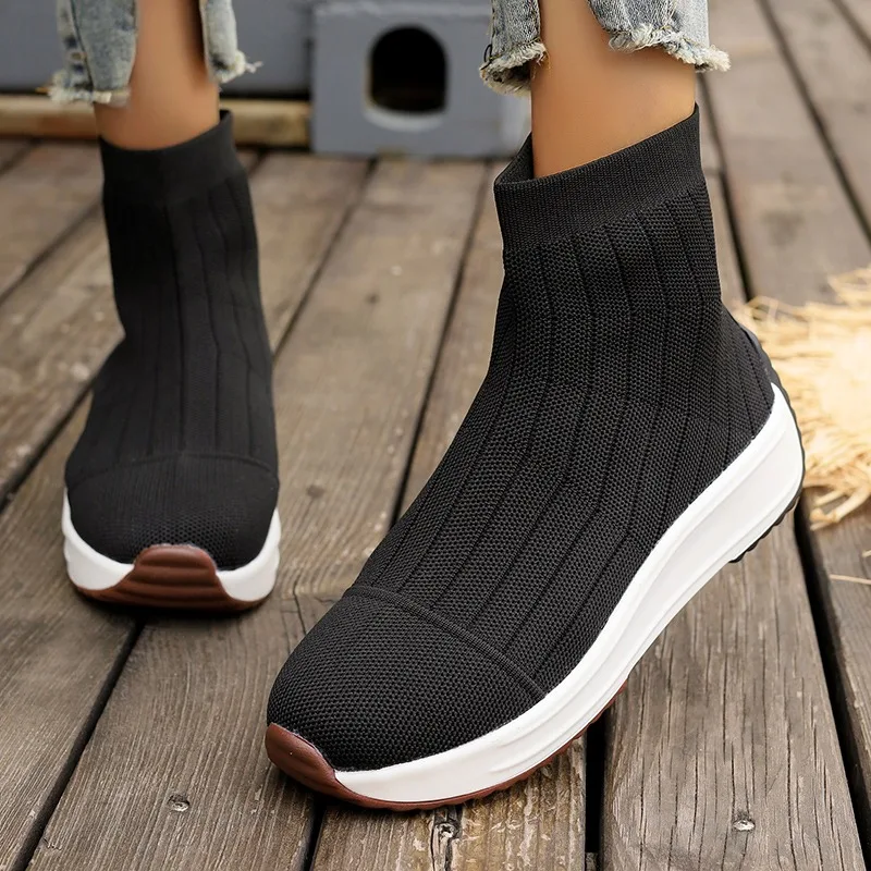 

Осенняя модная женская обувь с заклепками, увеличивающая рост, спортивная обувь на платформе, женская обувь на танкетке, повседневная спортивная обувь с высоким верхом, сетчатые ботинки