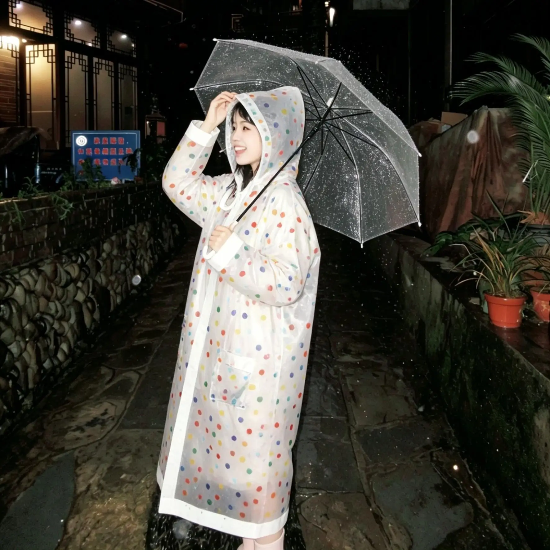 화려한 물방울 무늬 성인용 휴대용 일체형 뮤직 페스티벌 야외용 전신 방수 레인 판초 통근용