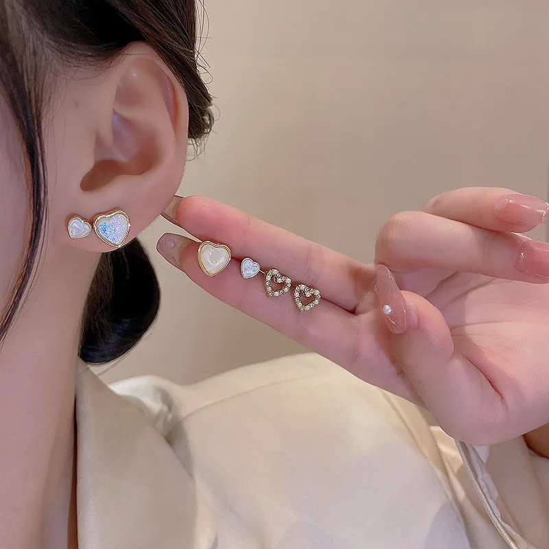 2023 Fashion Heart Zircon Stud Earrings for Women Korean Star Personality Earring Simple Luxury Wedding Party Girl Jewelry Gifts