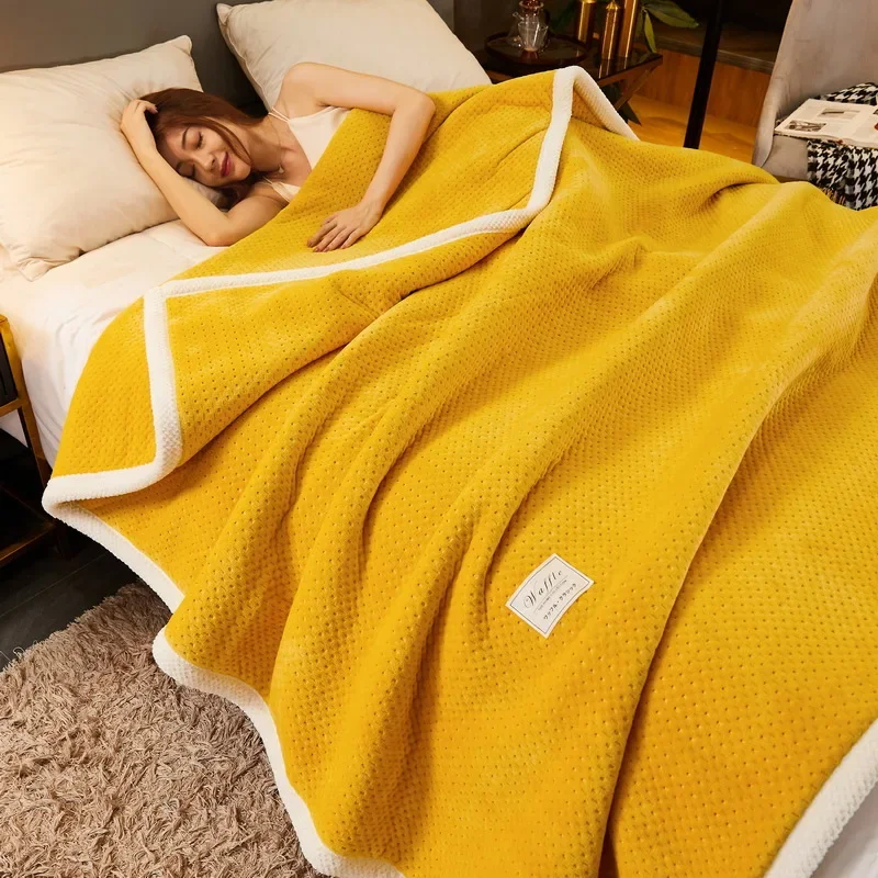 

New Thickened Double-layer Quilted Composite Blanket Warm Flannel Blanket Thin Double Nap Conditioning Sheet Leisure Blanket Air