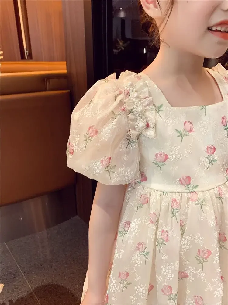 فستان أميرة للبنات من 1-8 سنوات مزين بالدانتيل والزهور مع طباعة كاملة وفيونكة كبيرة وزخارف لؤلؤية لحفلات الأطفال