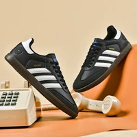 Classic Unisex Sneakers Leather Flat Breathabke Comfortable Walking Shoes Couple Casual Sports Skate Shoes for Men Women