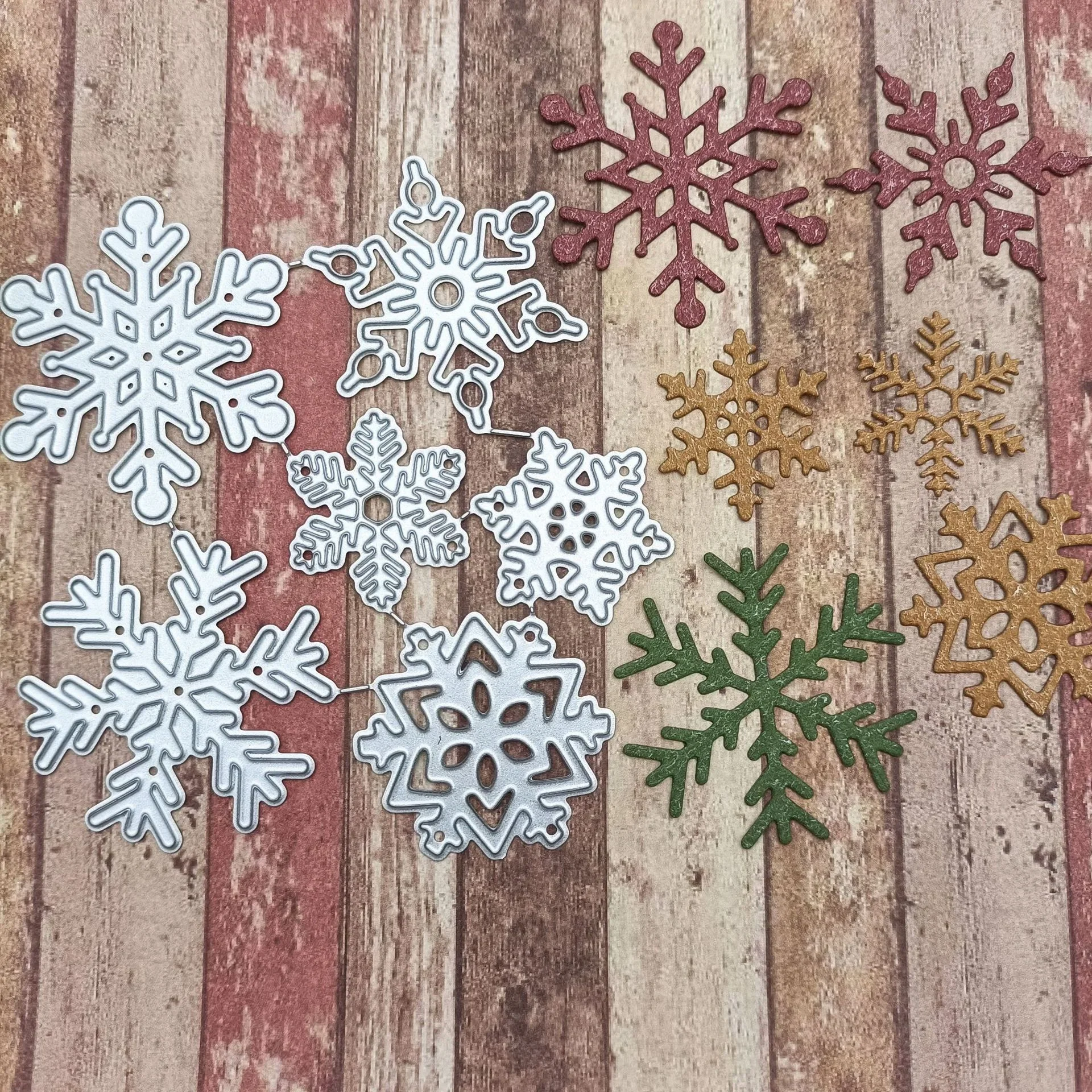 GLOBLELAND 24 Pz Fustelle Per Espositori Di Orecchini Fustelle In Metallo Per Gioielli Stencil Per Goffratura Modello Per Creazione Di Biglietti Di