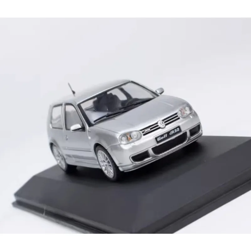 MINICHAMPS Golf R32 シルバー 1/43 Minichamps 1/43 Volkswagen VW Golf R32 - Silver - 2005