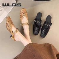 WLQS Mules Et Sabots Femme Mary Jane Tressé Ajouré Rétro Bout Carré Petit Talon Boucle Chaussures De Bureau Décontractées 1
