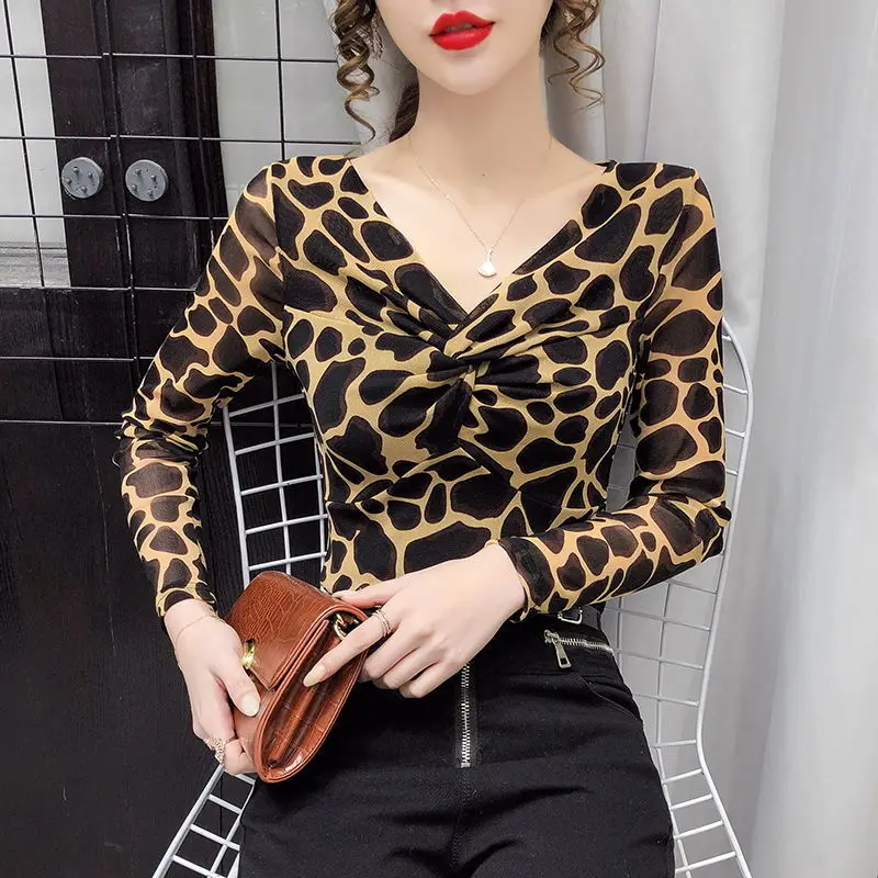 V Neck Twist Knot Front Blouse Women Summer Autumn Thin Leopard Pattern Print Tops Pullovers Korea Style Office Lady Wear Shirts thin soft tpu pattern printing shockproof protective phone case for oneplus 10 pro two dogs