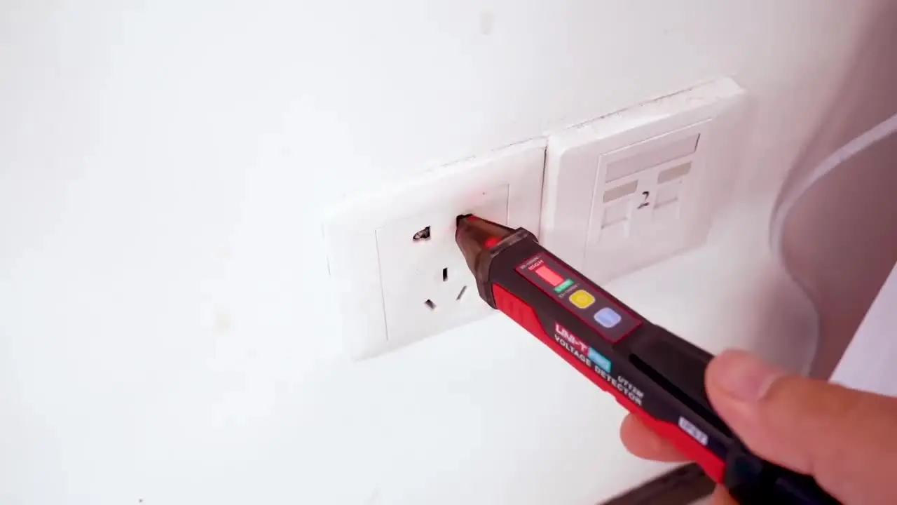 Rilevatore Tensione AC UNI-T Senza Contatto Con Led UT12E-EU - Foto 11