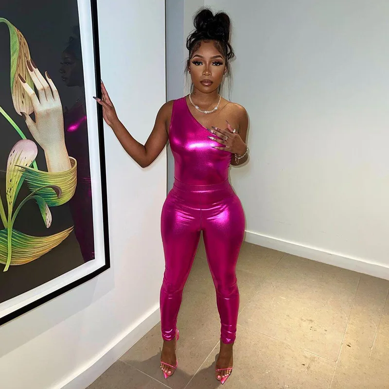 

SKMY European And American Style 2023 New Women's Sexy Bright Face Faux Leather One Shoulder High Waist Wrap Hip Tight Pants Set